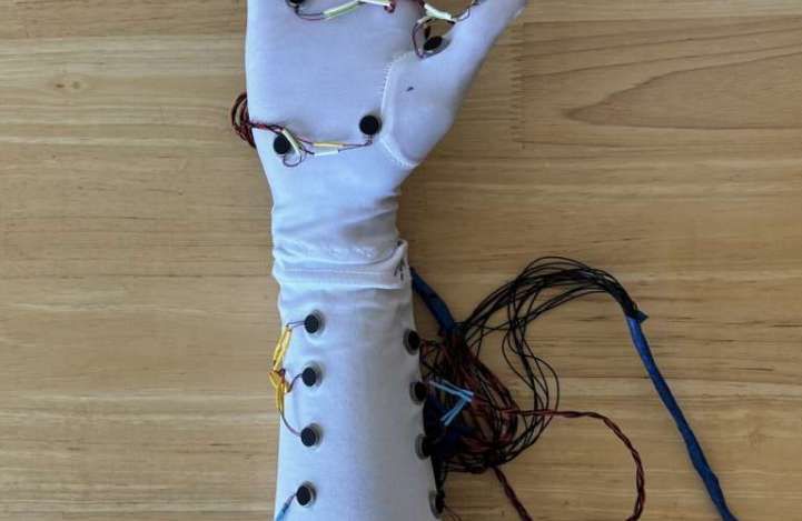 南加州大学研发袖套式触觉系统，实现远程"真实触摸"体验