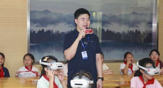 映维日报：PICO+Insta360+抖音XR推出全景视界探索计划，Steam头显份额Quest 3激增7％  第7张